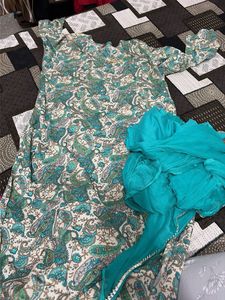 Beautiful Paisley Print Kurta Set