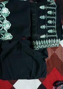 Elegant Black Embroidered Kurta