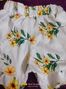 Beautiful Set With Some Stains But Still Looks Goo