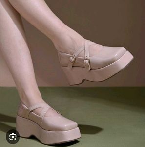Chic Platform Mary Jane Heels