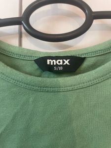 Solid Green Basic T-Shirt