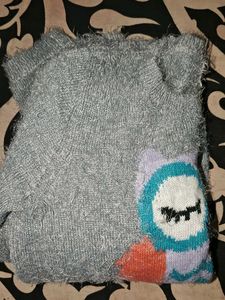 Sweatshirt Or Loose T Shirt