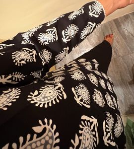Stylish Black &amp; White Printed Kurti