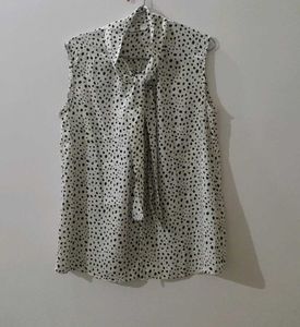 Chic Sleeveless top