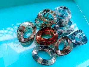 Set of 8 Clear &amp; Colored Hair Claw Clips