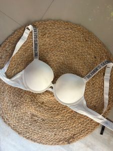 Price 3000 - Victoria's Secret Bra/Panty set