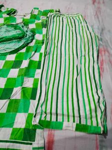 Green Checkered Kurta tauser with dupatta
