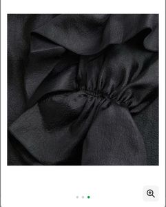 H&amp;M Ruffle Detail Blouse