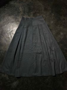 grey pleated skirt🩶