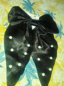 Elegant Black Bow Hair Clip with Pearls