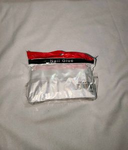 Pack of 4 Nail Glue [Lasts upto 2-3 Weeks]