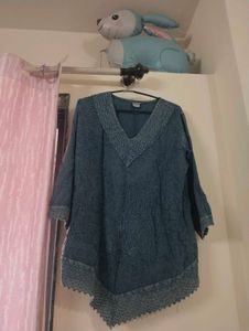 Blue Embroidered V-Neck Kurta