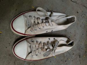 converse like white shoes