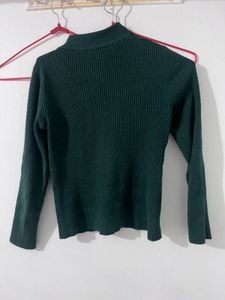 Ribbed knit weater