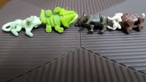 4 kinder Joy Animal Figurines Set