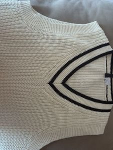 cute beige h&m vest for winters