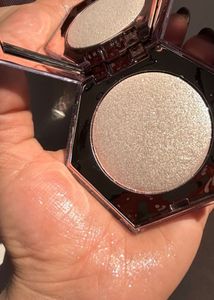 Shimmering Highlighter