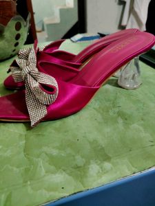 Sparkling Bow Heels