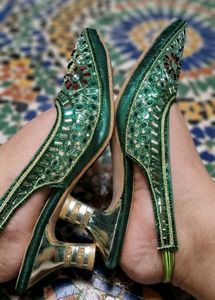 Embellished Green heels 👠