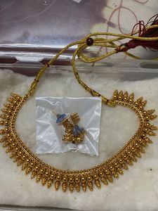 Gold finished minimal necklace set