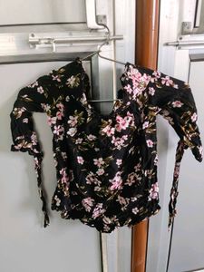 Floral Print off shoulder top