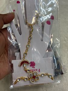 pair Elegant Hand Chain Bracelet