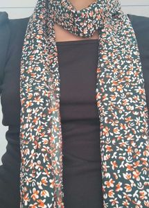 Floral Print Scarf 🧣🧣🧣
