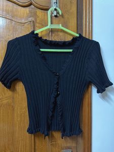 sale❗️ Black Button-Up Crop Top