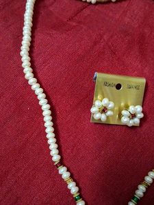 Elegant Pearl Necklace and Earrings Set
