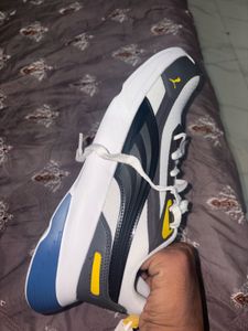 Puma Sneakers