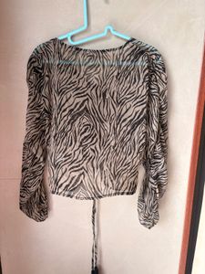 Chic Zebra Print Ruched Crop Top