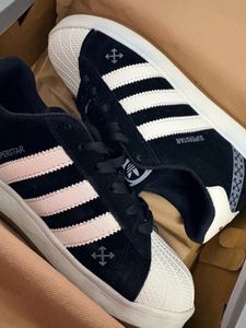 Adidas Superstar Sneakers