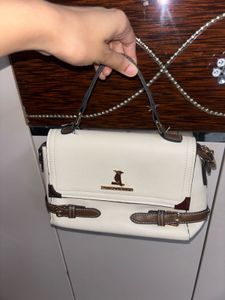Stylish White Handbag