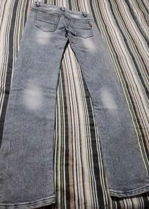 Stylish Light Wash Jeans
