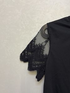 Chic Black Lace Sleeve Crop Top