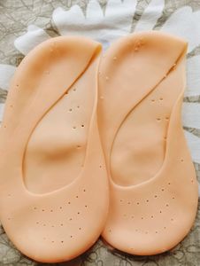 New Silicon Socks To Keep Your Feet Crack Free