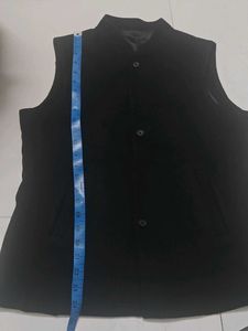 Men's Black Sleeveless Vest
