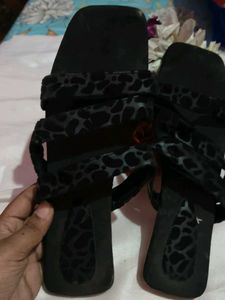 Stylish Black Leopard Print Flats