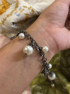 Charming Eiffel Tower &amp; Pearl Bracelet