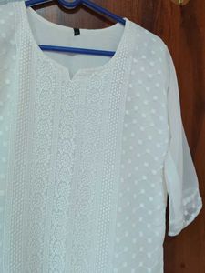 Elegant White Chikankari Kurta