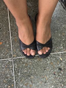 Formal black slippers