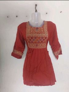 Chikan Kari Short Top  😍