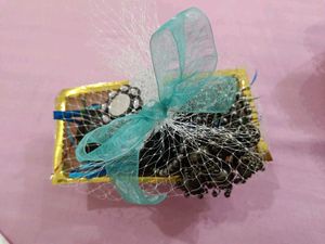 EARRINGS (FREE GIFT BOX)