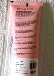 De-Tan Glow Face Wash