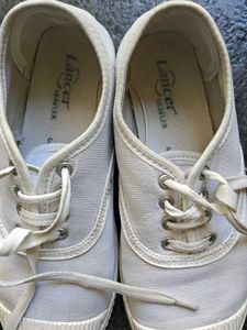Girls White Canvas Shoes