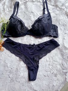 Women's Navy Lace Lingerie Set