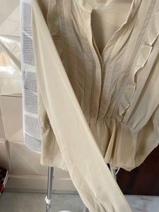 🎉LAST PRICE 🎉Chemistry Beige Top