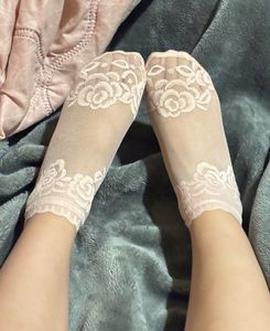 lace ankle socks