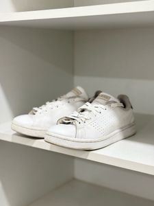 Adidas Advantage Sneakers