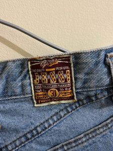 Light Wash Relaxed Fit Jeans